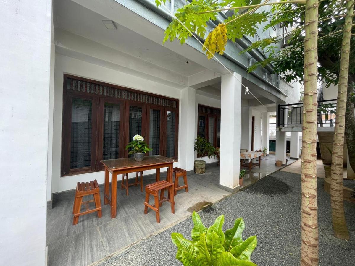 Happy Tuna Guesthouse Hikkaduwa Exterior foto