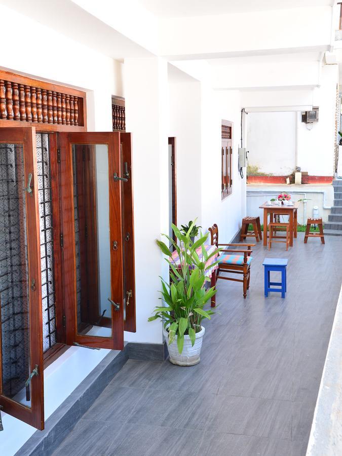 Happy Tuna Guesthouse Hikkaduwa Exterior foto